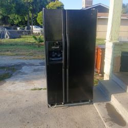 Refrigerator 