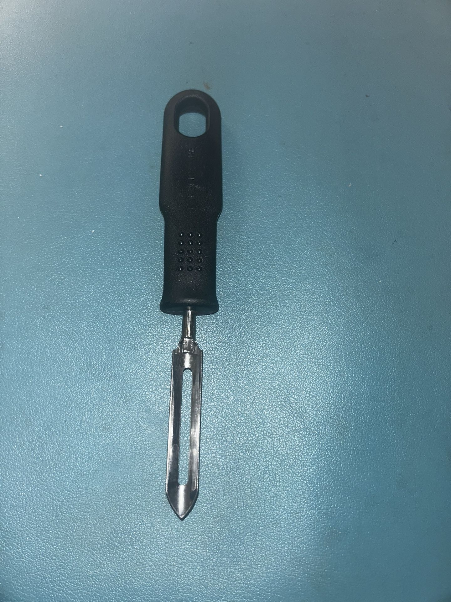 Stainless Steel Vegetable Peeler with Comfort Grip Handle