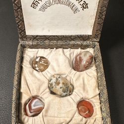 Rain Flower Pebbles [Vintage Set] (Nanjing Yuhua stones) Price is negotiable.