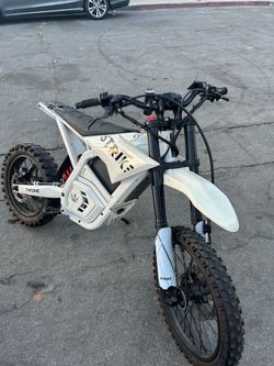 Strike 60v throne