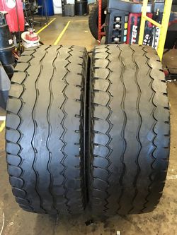 Pair of 35125020 Falken used tires