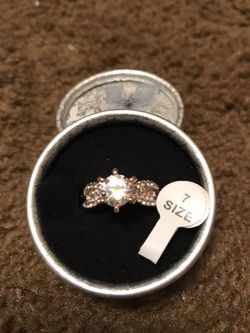 Women's 18 kt gold plated cubic zirconia lover wedding ring / size 6