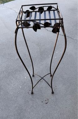 Metal Plant Stand