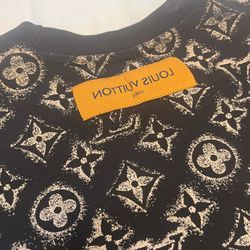 Men’s M LV Shirt