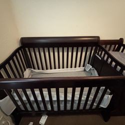 Crib With Changing Table And Drawers 
