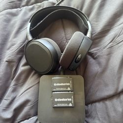 Gaming Headsets And Controller 