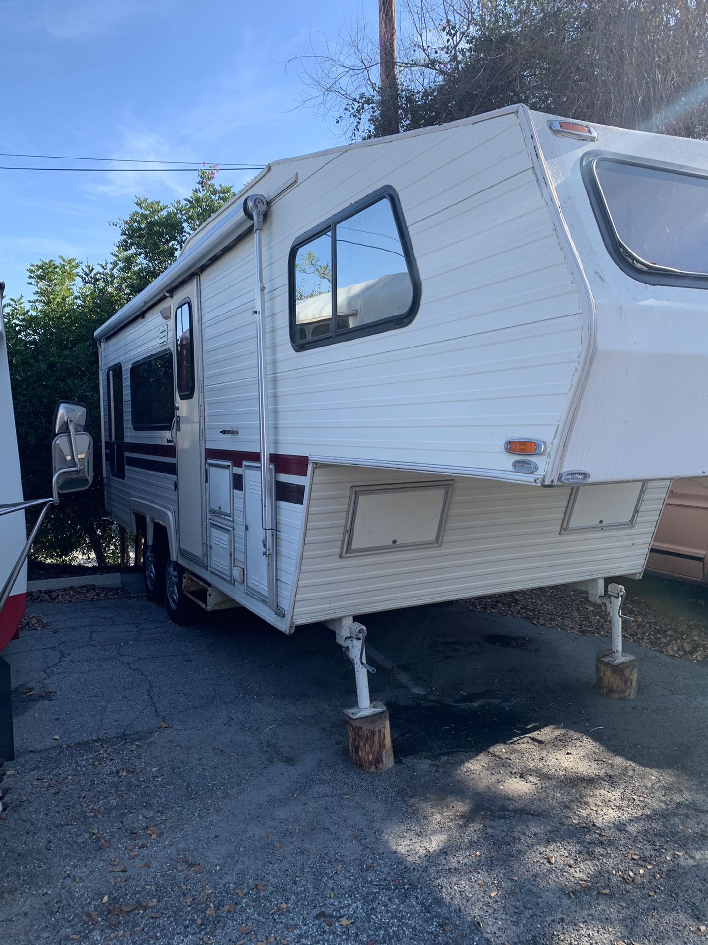 1986 Alpenlite 25ft Camper Trailer