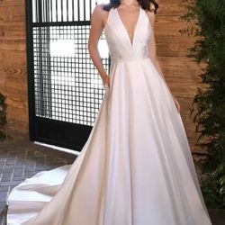 Wedding Dress. Brand New.