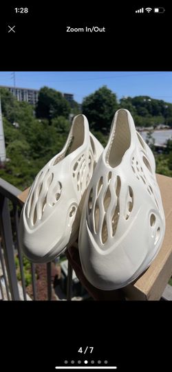 Arrarat Foam Runners Size 11