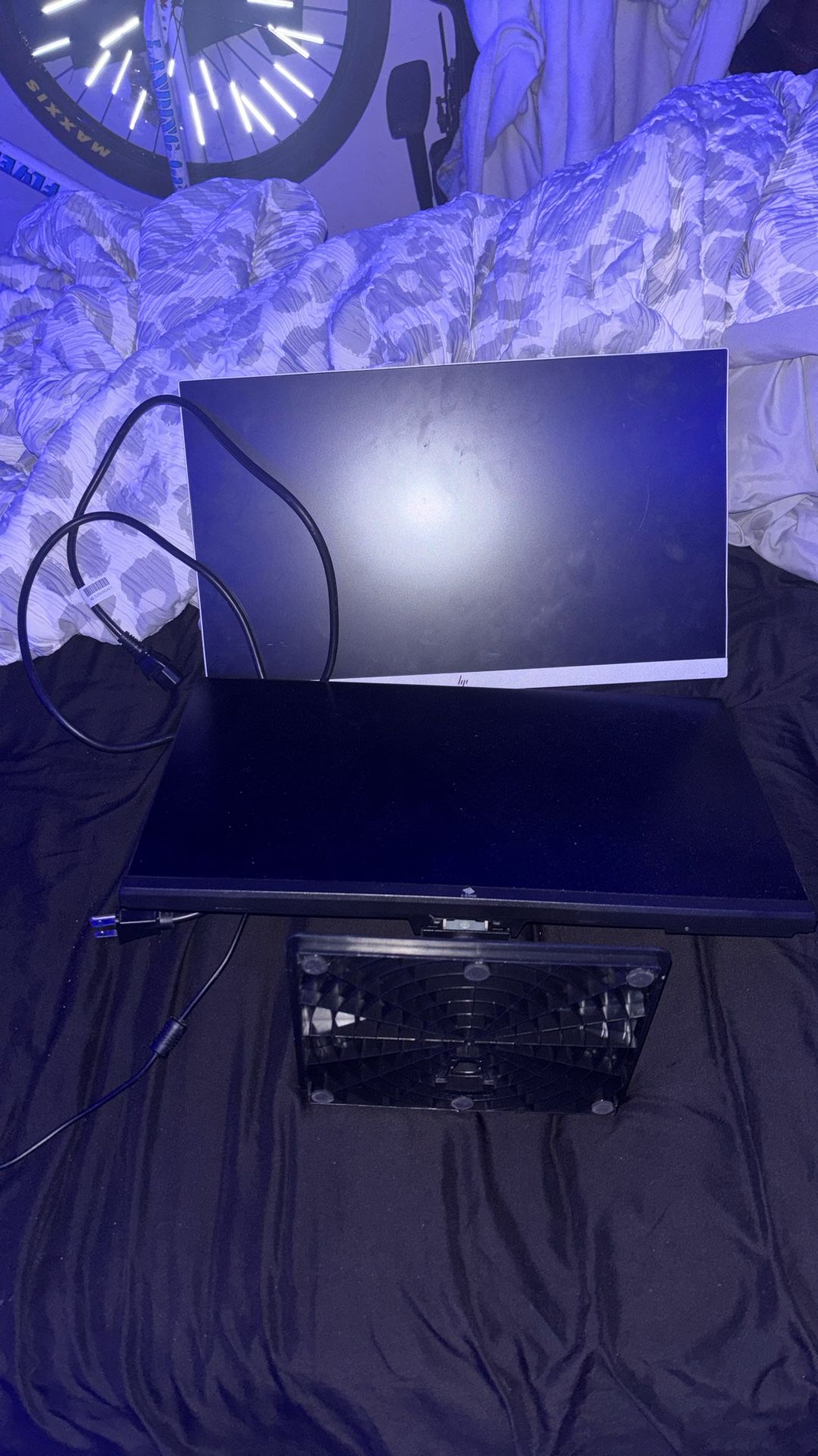 2 monitors, one of them is 120 , the other one had better graphics,