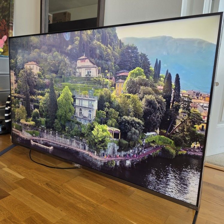 TCL 55" Qled 4K UHD Smart Tv, Like new!