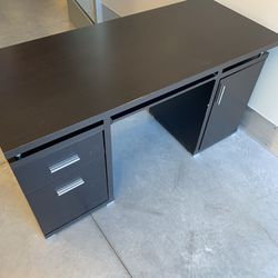 Great Desk!$75