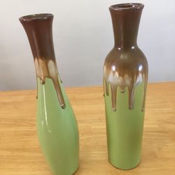 Set of two vases