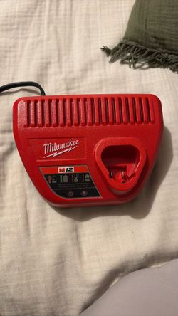Milwaukee M12 charging base