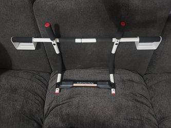 Pull up bar