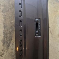 Toyota Tacoma Tailgate 