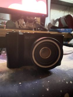 W&O Q5 4K Digital Camera, 180° Flip Screen Point and Shoot Camera with Ring Light, SD Card, Black