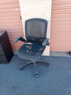 Mesh chair