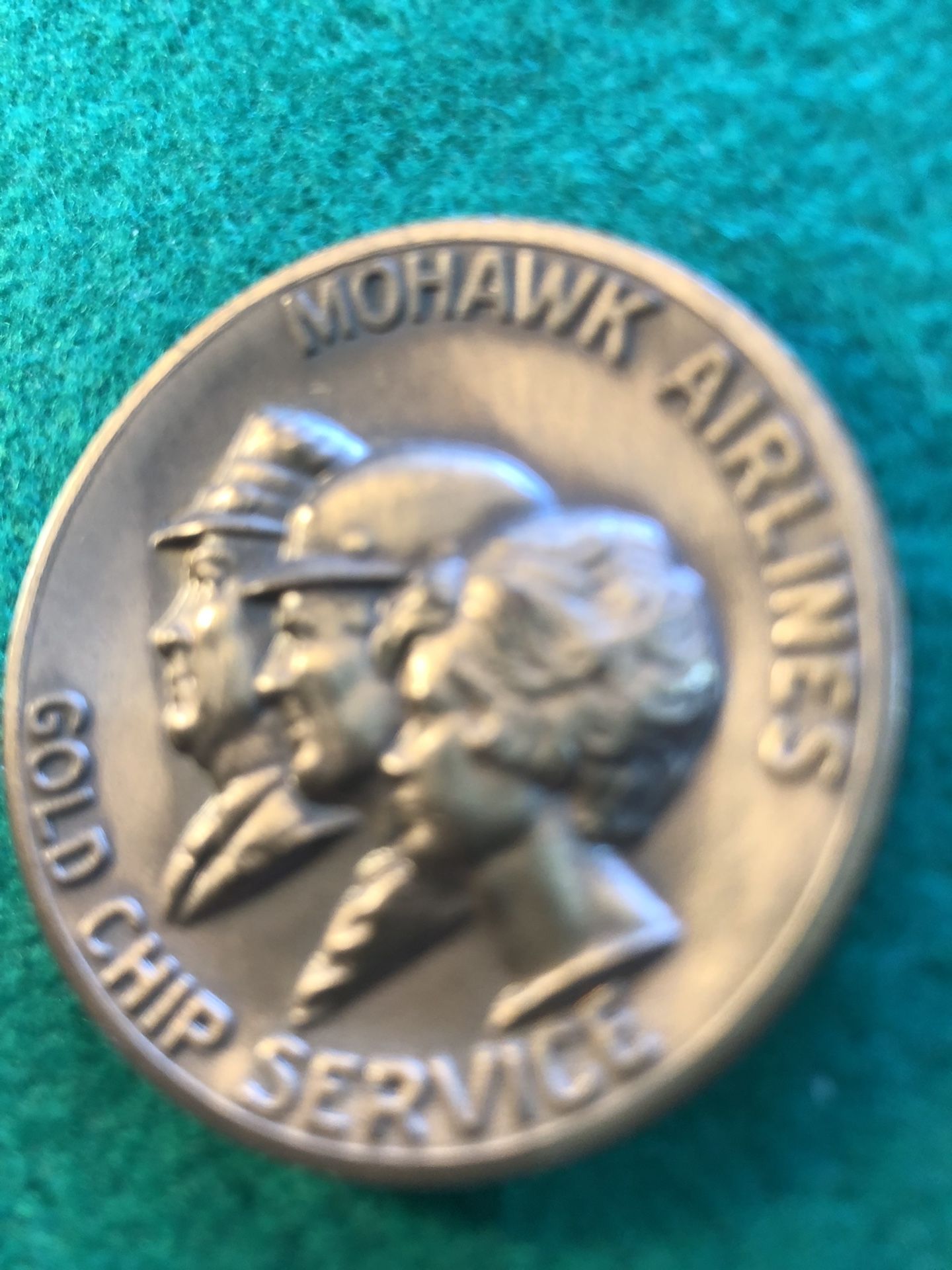 1960 MOHAWK AIRLINES GOLD CHIP SERVICE TOKEN MINT CONDITION