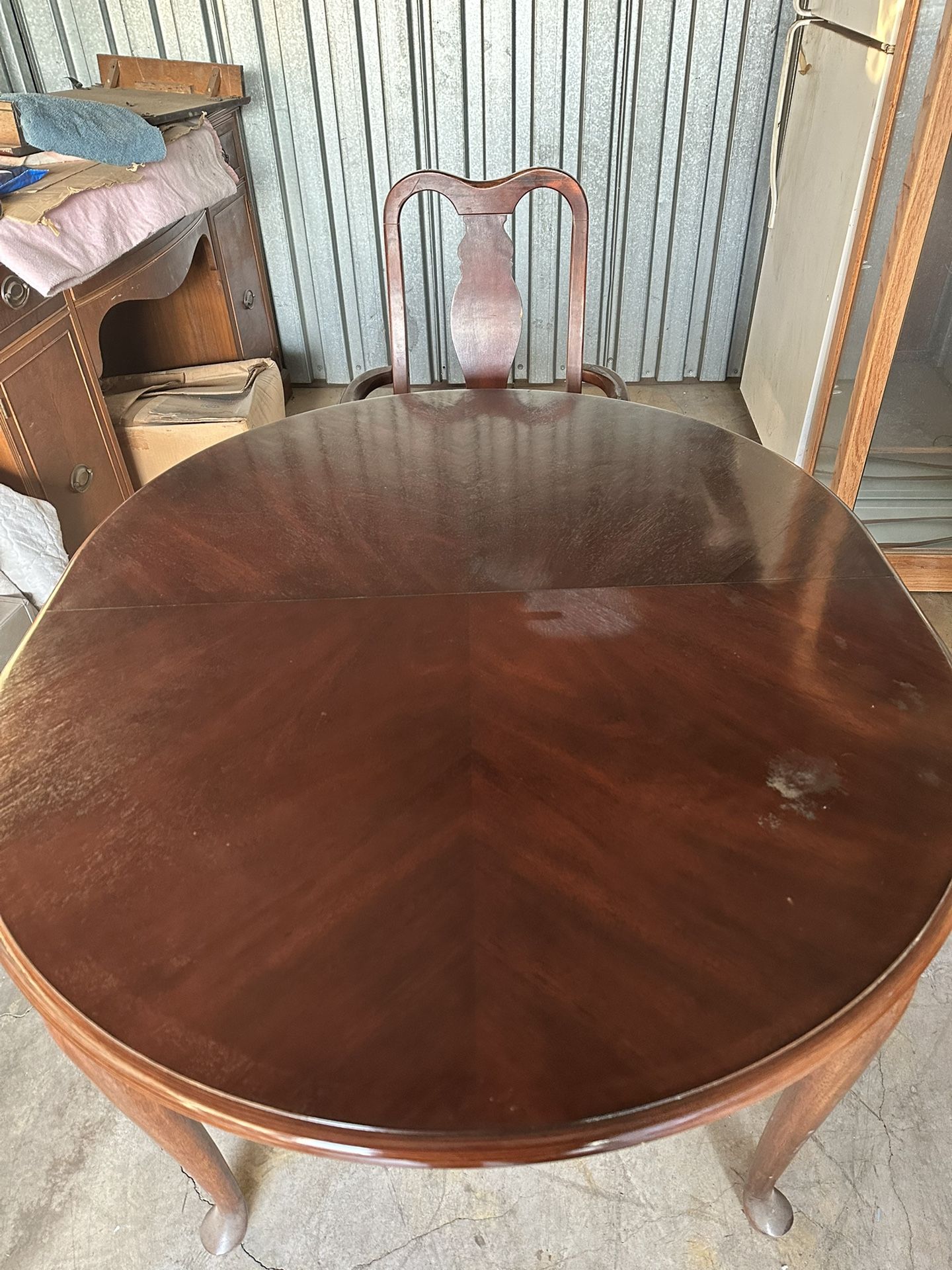 Dining table/chairs