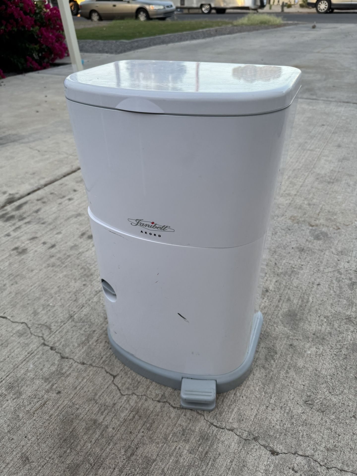 Diaper/Trash Bin