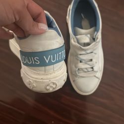Louis Vuitton sneakers size 7