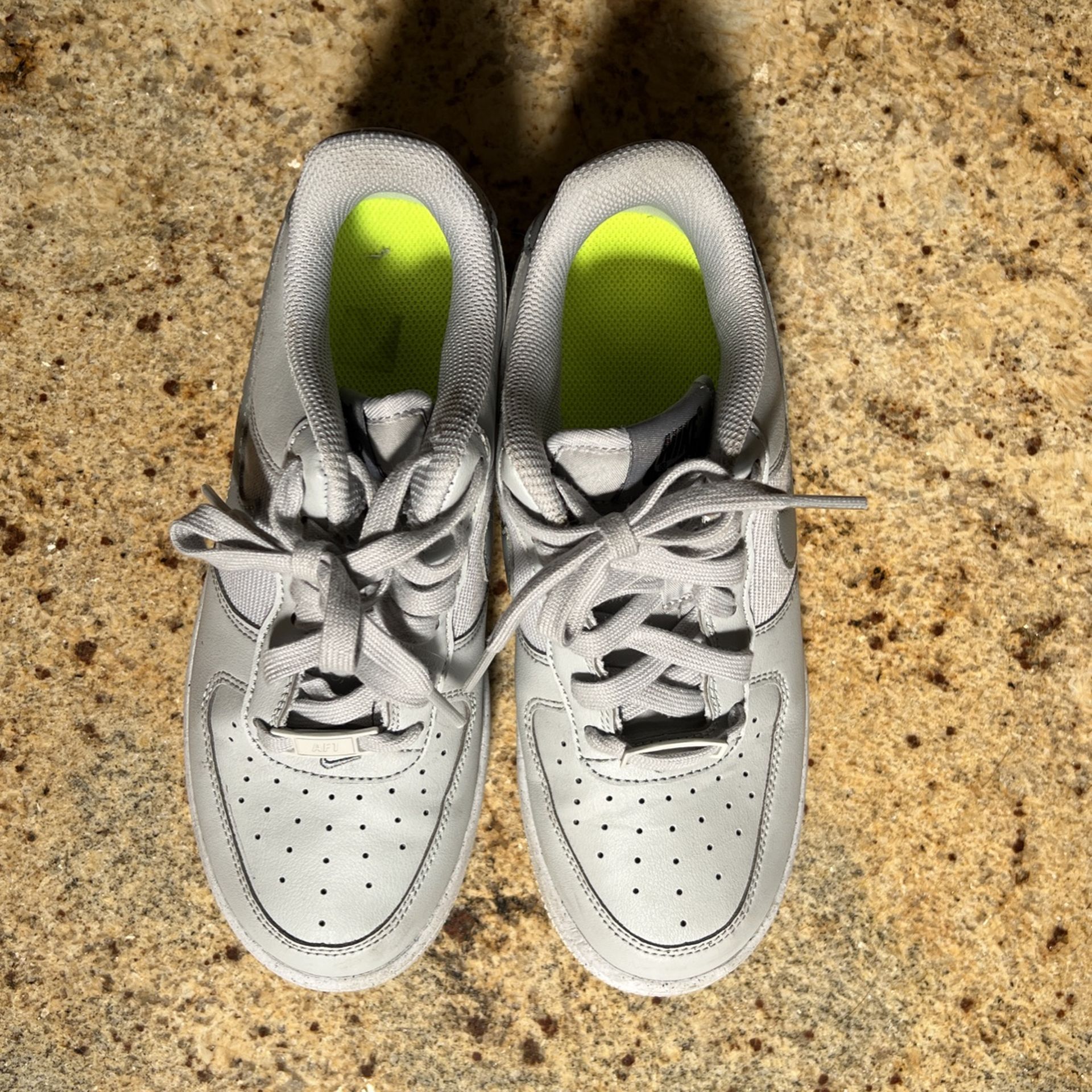 Boys Grey Nike Air Size 5y