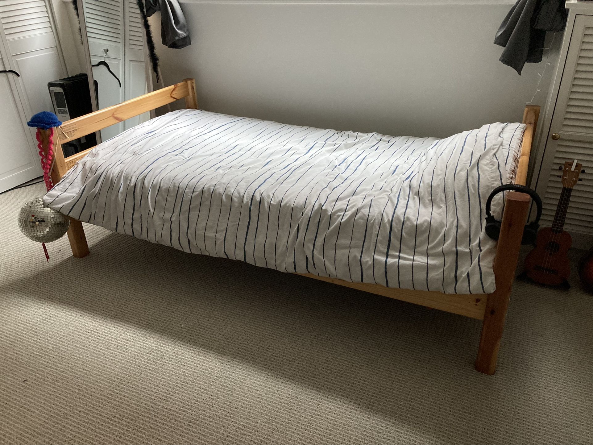 Twin Bed + Mattress