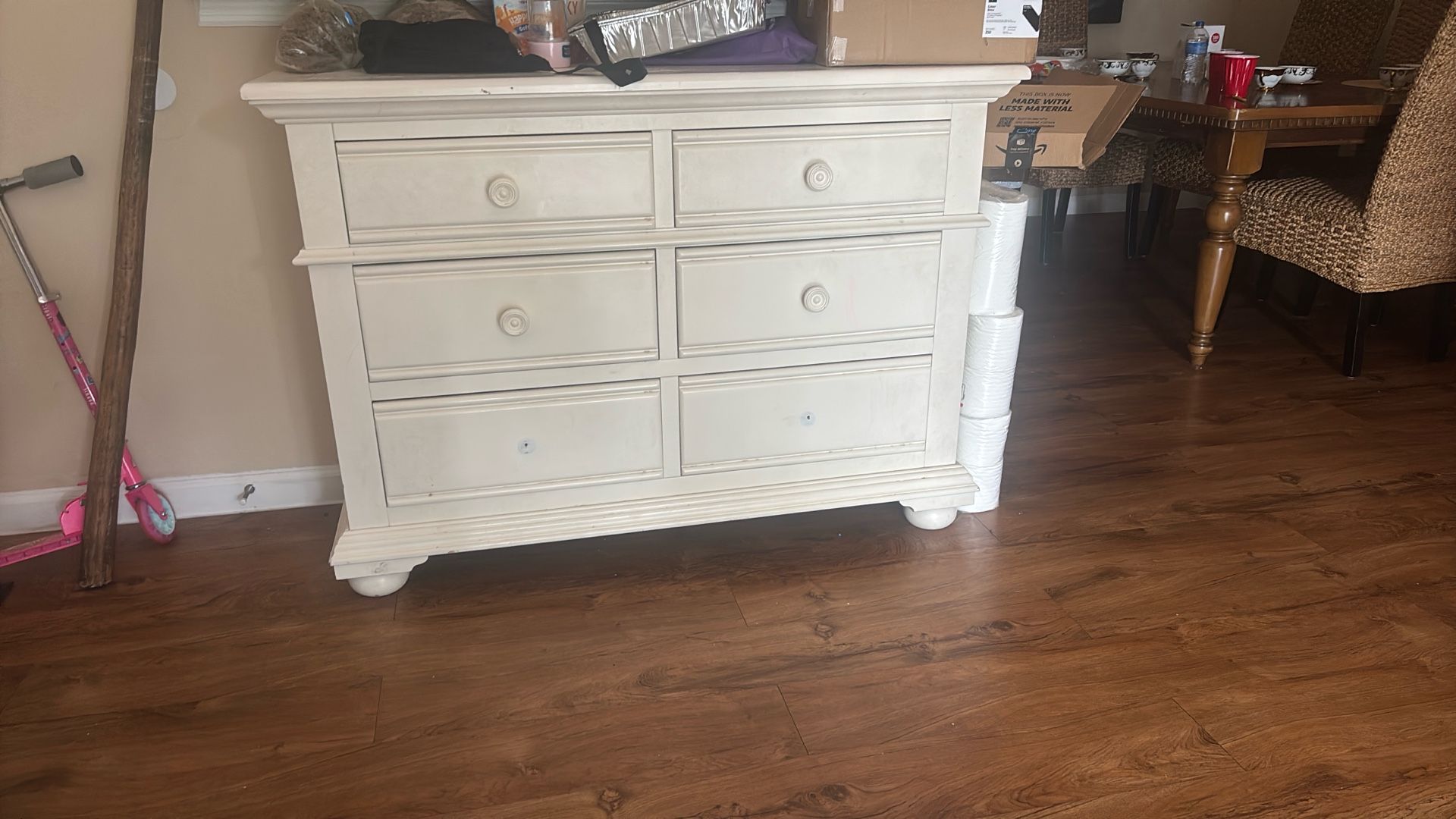 💫 White 6-Drawer Dresser - Used