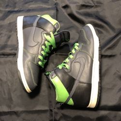 NIKE DUNK HIGHS, SIZE 11.