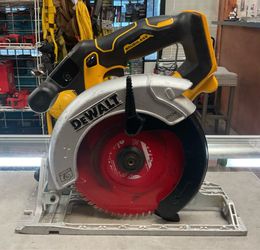 Dewalt 20V Max Brushless 5-1/2 Circular Saw