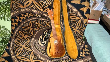 Vintage Kamaka Ukulele