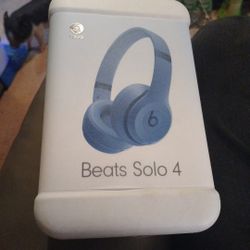 Beats SOLO 4 Never Used Never Opened. New In Box