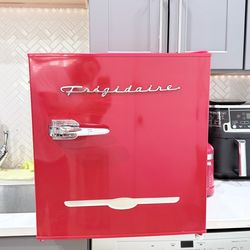 Frigidaire Retro Mini Fridge