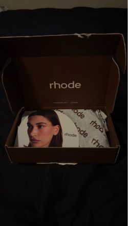 Rhode Pocket Bronze Sunbed & Peptide Lip Tint Macadamia Butter
