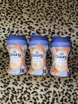 3🔥4.8 Downy laundry scent boosters all 3 for $10 firm on price