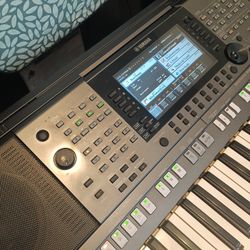 Yamaha PSR S770 Keyboard
