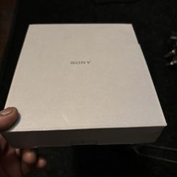 SONY WIRELESS BLUETOOTH HEADPHONES W MICROPHONE