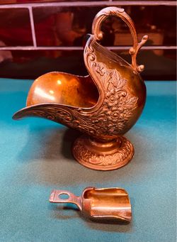 Vintage lovely Leonard, Italy  ornate copper overlay over silver plate sugar scuttle with matching scoop