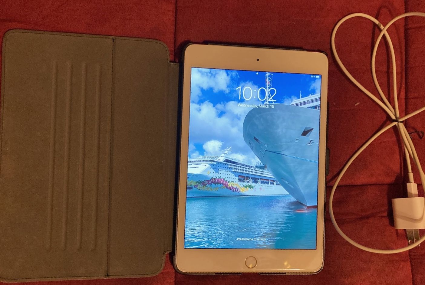 Apple iPad Mini 4th Generation 32GB in Gold