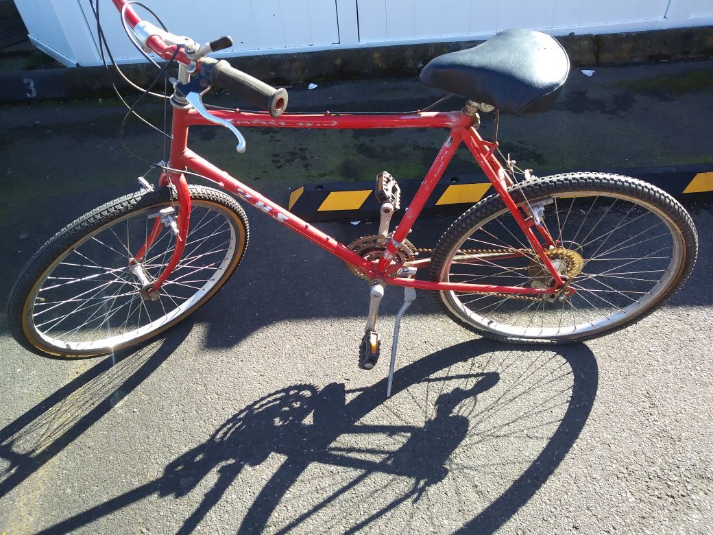 Mountain bike 26 inch with a 20" frame KHS montana sport