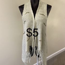 Women Charlotte Russe sleeveless sweater cardigan vest size XS (will fit up to a M) 