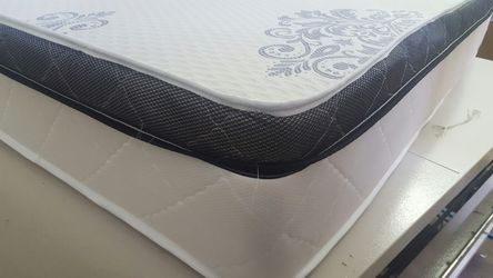 Camas y muebles recién salido de fabrica