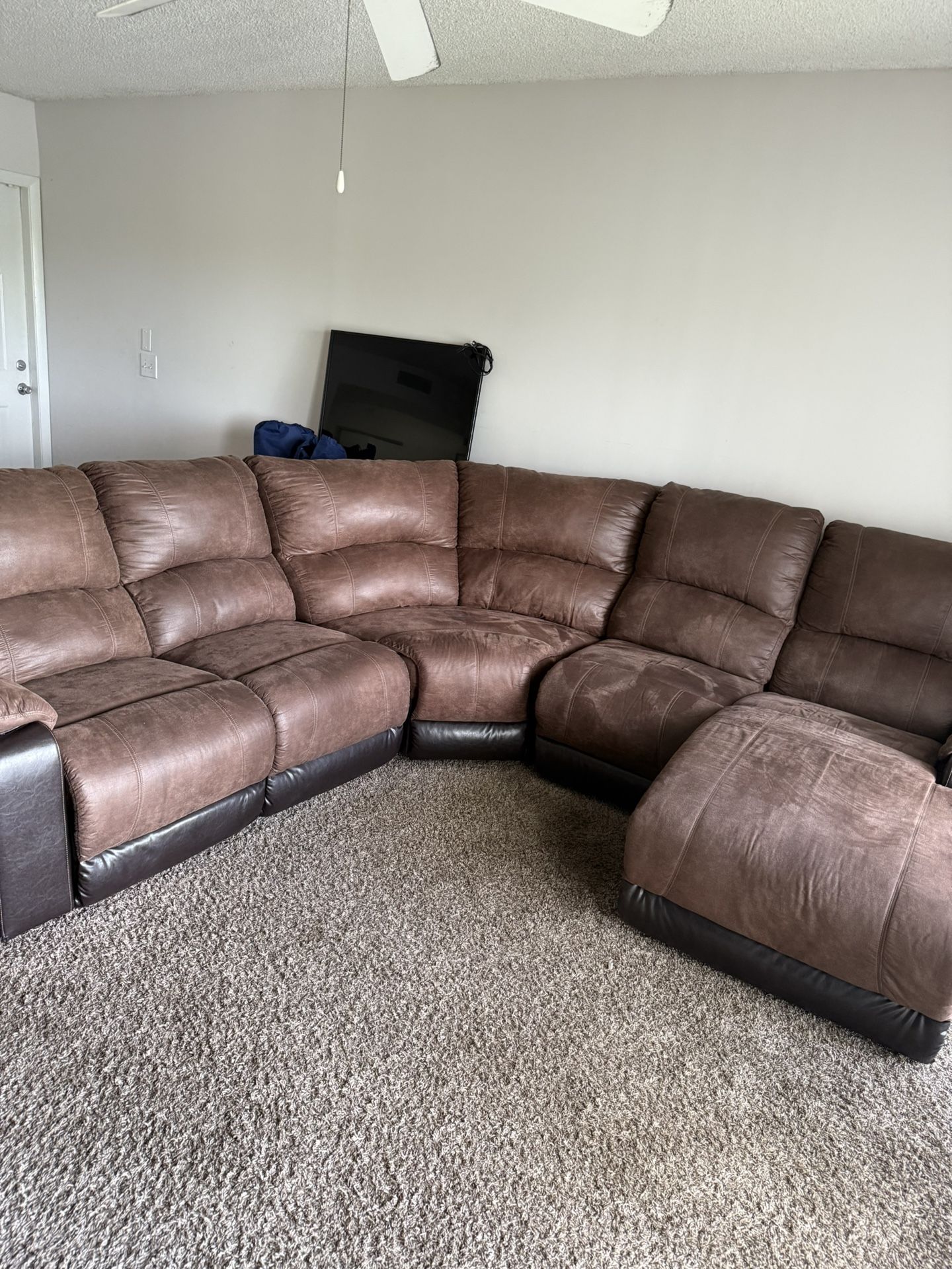 Brown Full Sectional Couch – Gently Used – Great Condition!