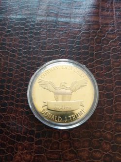 Trump 2020 gold coin