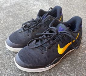 Nike Kobe Low-Top Basketball Sneakers