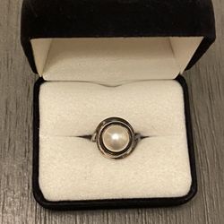 Silver Ring With Pearl Stone