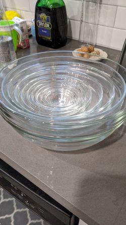 Glass bowl set