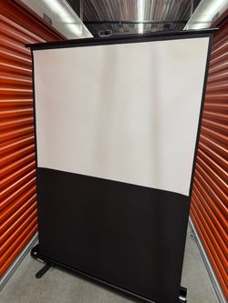 Projector screens
