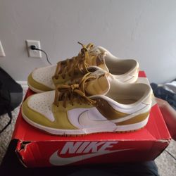 Nike Dunks Sz 10 New 